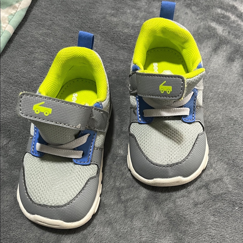 See Kai Run Basics Gray, Blue and Neon Green Sneakers Size 7 Toddler/Baby